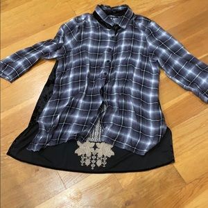 Boutique blouse. Super cute detail.